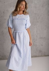 Jasnoniebieska Sukienka w Stylu Boho z Bawełną w Kratę i Marszczoną Górą Diomereia. Niebieskie sukienki damskie Renee, bez wzorów, z bawełny, boho, bez ramiączek. Za 169.99 zł.