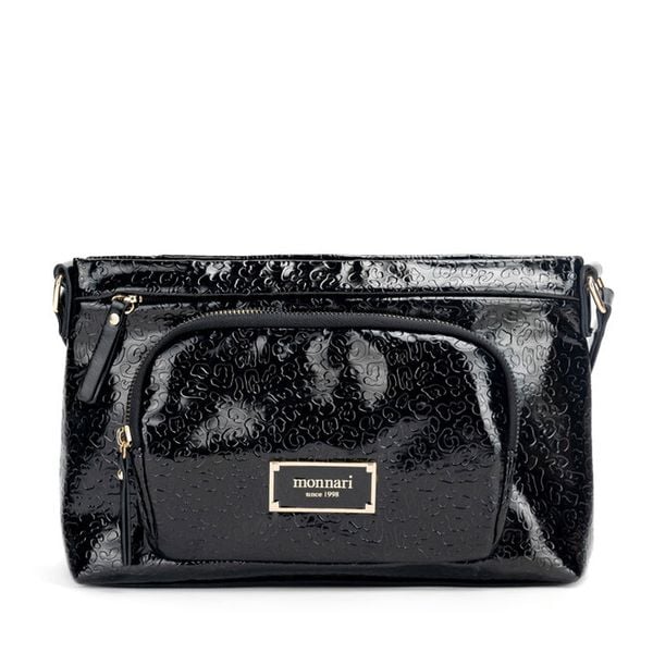 Torebka Monnari. Czarne listonoszki damskie Monnari, bez wzorów, bez dodatków. Za 119.99 zł.