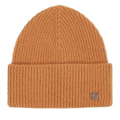 Czapka Calvin Klein. Brązowe czapki damskie Calvin Klein, na zimę, bez wzorów. Za 209.99 zł.