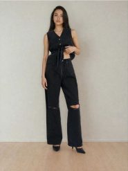 Jeansy wide leg z wysokim stanem i przetarciami - czarny. Czarne jeansy damskie Sinsay, z podwyższonym stanem. Za 69.99 zł.