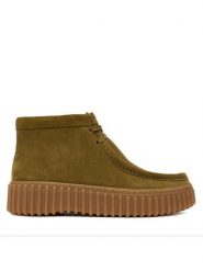 Clarks Trzewiki Torhill Moss 26183872 Khaki. Brązowe botki damskie Clarks, ze skóry, bez obcasa, na płaskiej podeszwie, bez zapięcia. Za 569.99 zł.