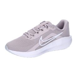 Buty sportowe Nike Downshifter 13 fioletowe damskie. Fioletowe obuwie sportowe damskie Nike, z syntetyku, do biegania, nike downshifter. Za 311.75 zł.