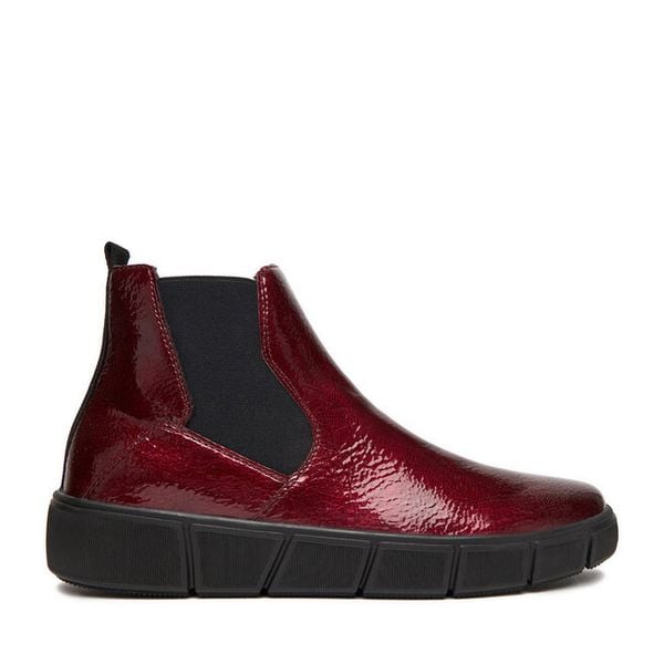 Botki Remonte. Czerwone botki damskie Remonte, bez obcasa, na płaskiej podeszwie, bez zapięcia. Za 279.99 zł.