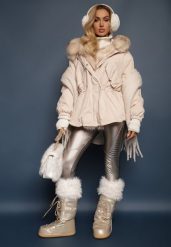 Beżowa Kurtka Parka Oversize z Futerkiem Horelle. Brązowe kurtki damskie Renee, na zimę, l, z aplikacjami, z tkaniny, bez kaptura. Za 369.99 zł.