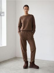 Spodnie dresowe barrel fleece - brązowy. Brązowe spodnie sportowe damskie Sinsay, l, bez wzorów, z dresówki. Za 39.99 zł.