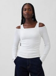 GAP Koszulka w kolorze białym rozmiar: L. Białe bluzki damskie GAP, l, bez wzorów, z bawełny, bez kołnierzyka, bez ramiączek. Za 101.94 zł.