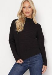 Czarny Sweter z Wełną o Asymetrycznym Fasonie z Tłoczeniem Sarositte. Czarne swetry klasyczne damskie Born2be, z wełny, z asymetrycznym kołnierzem. Za 159.99 zł.