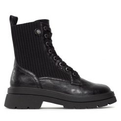 Botki Refresh. Czarne botki damskie Refresh, bez obcasa, na płaskiej podeszwie, bez zapięcia. Za 239.99 zł.