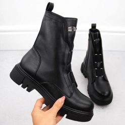 Workery damskie botki na platformie czarne Jezzi RMR2150-19. Czarne botki damskie Jezzi, ze skóry ekologicznej, bez obcasa, na platformie, bez zapięcia. Za 189.99 zł.