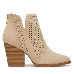 Botki DeeZee. Brązowe botki damskie DeeZee, bez obcasa, na słupku, bez zapięcia. Za 149.99 zł.