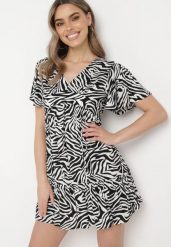 Czarno-Biała Sukienka Mini z Wiskozy w Abstrakcyjne Paski Ethikala. Czarne sukienki damskie Born2be, bez wzorów, z wiskozy, bez ramiączek. Za 89.99 zł.