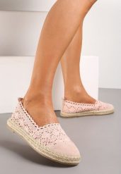 Różowe Espadryle Daemona. Czerwone espadryle damskie Born2be, w ażurowe wzory, bez obcasa, na płaskiej podeszwie. Za 69.99 zł.