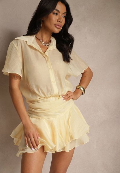 Żółta Sukienka o Koszulowym Kroju z Krótkim Rękawem Zdobiona Falbankami Mirenora. Żółte sukienki damskie Renee, z aplikacjami, z jeansu, bez ramiączek. Za 149.99 zł.
