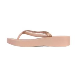 Japonki damskie Ipanema Mesh Chic Plat. Czerwone klapki damskie Ipanema, bez wzorów, z gumy, bez obcasa, bez zapięcia. Za 92.99 zł.