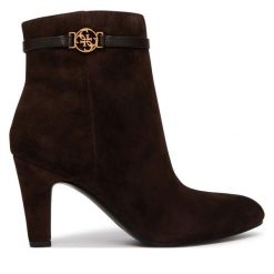 Botki Guess. Brązowe botki damskie Guess, bez obcasa, na słupku, bez zapięcia. Za 714.99 zł.