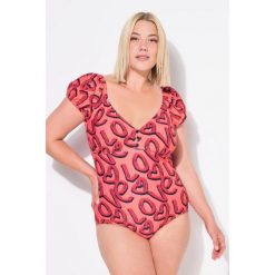 Damski Strój kąpielowy wzór z motywem Love miękkie miseczki bufiaste rękawy. Brązowe stroje jednoczęściowe Ulla Popken, bez wzorów, z elastanu. Za 294.99 zł.