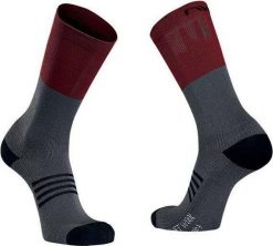 Skarpetki Northwave Extreme Pro High. Czarne skarpetki damskie Northwave, bez wzorów. Za 153.50 zł.