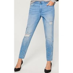 Jeansy boyfriend z eyeletami - Niebieski. Niebieskie jeansy damskie Mohito. Za 119.99 zł.