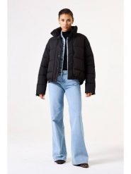 Garcia Kurtka zimowa w kolorze czarnym rozmiar: M. Czarne kurtki damskie Garcia, na zimę, m, bez wzorów, z puchu, bez kaptura. Za 375.08 zł.