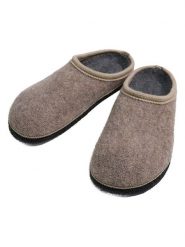 Kaiser Naturfellprodukte Kapcie wełniane w kolorze beżowym rozmiar: 41. Brązowe kapcie damskie Kaiser Naturfellprodukte, z materiału. Za 205.45 zł.