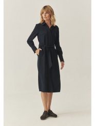 TATUUM Sukienka w kolorze granatowym rozmiar: 42. Niebieskie sukienki damskie TATUUM, bez wzorów, z tkaniny, bez ramiączek. Za 231.13 zł.