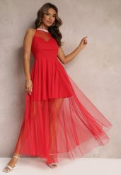 Czerwona Maxi Sukienka o Rozkloszowanym Fasonie z Długim Tiulem i Ozdobnymi Cyrkoniami Amorah. Czerwone sukienki damskie Renee, bez wzorów, z tiulu, eleganckie, bez ramiączek. W wyprzedaży za 107.99 zł.