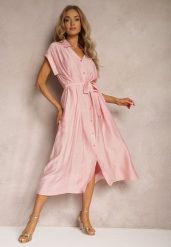 Różowa Rozkloszowana Sukienka o Koszulowym Kroju Ozdobiona Paskiem w Talii i Guzikami Rosofia. Czerwone sukienki damskie Renee, bez wzorów, eleganckie, bez ramiączek. W wyprzedaży za 99.99 zł.