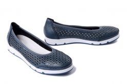 RIEKER L3065-14 blue, baleriny damskie. Niebieskie balerinki damskie Rieker, w ażurowe wzory. Za 299.90 zł.