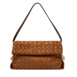 Torebka Liu Jo. Brązowe torebki klasyczne damskie Liu Jo, bez dodatków. Za 679.99 zł.