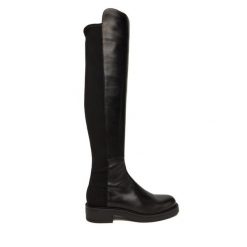 Muszkieterki Stuart Weitzman. Czarne kozaki damskie Stuart Weitzman, bez obcasa, na płaskiej podeszwie, bez zapięcia. Za 3,489.00 zł.