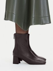 Nine West Botki CEO-WSLH1084 01 Brązowy. Brązowe botki damskie Nine West, ze skóry, bez obcasa, na słupku, bez zapięcia. Za 279.99 zł.