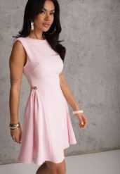 Różowa Rozkloszowana Sukienka Bez Rękawów z Odpinanymi Aplikacjami w Pasie Maridina. Czerwone sukienki damskie Renee, z aplikacjami, z materiału, eleganckie, bez ramiączek. Za 169.99 zł.