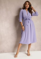 Jasnofioletowa Sukienka Canopis. Fioletowe sukienki damskie Renee, bez wzorów, z materiału, eleganckie, bez ramiączek. W wyprzedaży za 75.99 zł.