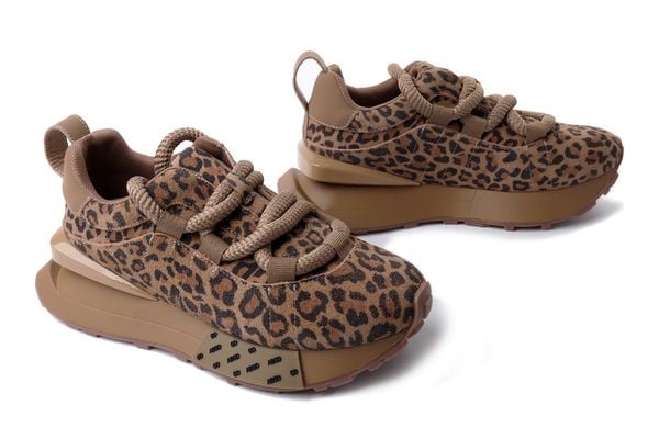 ARTIKER RELAKS 55C0135 leopard point pantera, półbuty damskie. Brązowe półbuty damskie Artiker Relaks, bez wzorów, ze skóry, bez obcasa, na platformie, bez zapięcia. Za 217.17 zł.