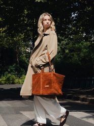 Maison héritage PARIS Skórzany shopper bag "Rise" w kolorze jasnobrązowym - 52 x 31 cm rozmiar: onesize. Brązowe shopper bag maison héritage PARIS, bez wzorów, z materiału, na ramię, bez dodatków. Za 434.99 zł.