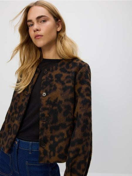 Kurtka w zwierzęcy wzór - wielobarwny. Kurtki damskie Reserved, l, bez wzorów, z tkaniny, bez kaptura. Za 249.99 zł.