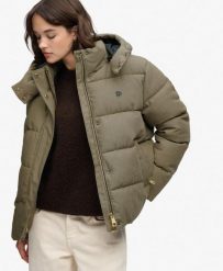 Superdry Premium pikowana kurtka z kapturem w kratę – Brown Heritage Check. Brązowe kurtki damskie Superdry, bez wzorów, z lyocellu, z kapturem. Za 625.50 zł.