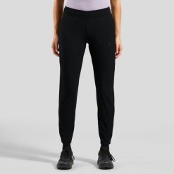 Spodnie techniczne damskie ODLO Pants regular length ZEROWEIGHT. Czarne spodnie sportowe damskie ODLO, na lato, s, bez wzorów, z elastanu, do biegania. Za 399.99 zł.