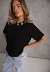 Czarny Oversizowy T-shirt z Bawełny Zdobiony Kwadratowymi Aplikacjami Evesilea. Czarne t-shirty damskie Renee, uniwersalny, z aplikacjami, z bawełny, bez kołnierzyka. Za 69.99 zł.
