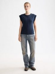 Scotch & Soda Koszulka w kolorze granatowym rozmiar: S. Niebieskie bluzki damskie Scotch & Soda, s, bez wzorów, bez kołnierzyka, bez ramiączek. Za 129.95 zł.