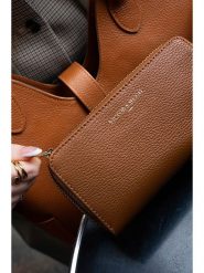 Victor & Hugo Paris Skórzany portfel "Selma" w kolorze karmelowym - 20 x 10 x 3 cm rozmiar: onesize. Brązowe portfele damskie Victor & Hugo Paris, bez wzorów, z materiału. Za 130.99 zł.