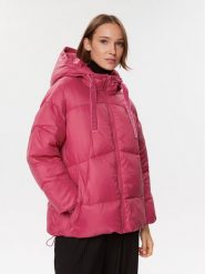 Guess Kurtka zimowa Letizia W3BL21 WG0V0 Czerwony Regular Fit. Czerwone kurtki damskie Guess, na zimę, s, z aplikacjami, z syntetyku, bez kaptura. Za 659.99 zł.