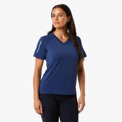 Koszulka → trening → damska → Swedemount → Core Training Tee → szybkoschnąca. Niebieskie bluzki damskie SWEDEMOUNT, bez wzorów, z syntetyku, sportowe, bez kołnierzyka, bez ramiączek. W wyprzedaży za 57.00 zł.