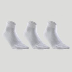 Skarpety sportowe tenis RS160 mid 3 pary. Białe skarpetki damskie ARTENGO, bez wzorów, z bawełny. Za 34.99 zł.