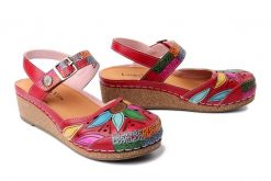 LAURA VITA 0007731 Facscineo 02 rouge, sandały damskie. Czerwone sandały damskie LAURA VITA, bez wzorów, ze skóry, bez obcasa, na koturnie, bez zapięcia. Za 331.41 zł.