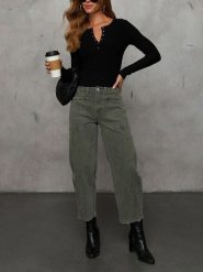 Milan Kiss Koszulka w kolorze czarnym rozmiar: S. Czarne koszulki damskie Milan Kiss, s, bez wzorów, bez kołnierzyka, bez ramiączek. Za 122.67 zł.