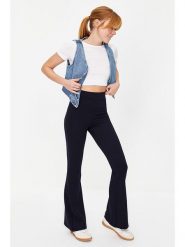 Trendyol Legginsy w kolorze granatowym rozmiar: L. Niebieskie legginsy damskie Trendyol, l, bez wzorów. Za 109.95 zł.