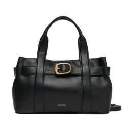 Torebka Calvin Klein. Czarne torebki klasyczne damskie Calvin Klein, bez dodatków. Za 499.99 zł.