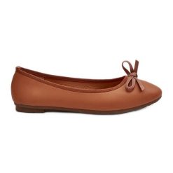 Baleriny Eko Skórzane Z Kokardką Camel Sandelal brązowe. Brązowe balerinki damskie bez wzorów, ze skóry. Za 89.25 zł.