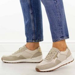 Beżowe skórzane sneakersy damskie Jezzi 9979. Brązowe obuwie sportowe damskie Jezzi, na jesień, z dresówki, bez zapięcia, trekkingowe. Za 259.00 zł.